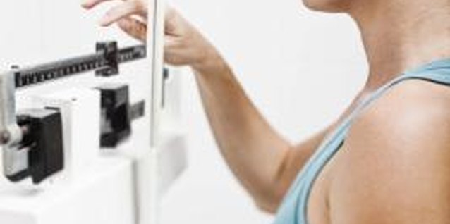 Jupiterimages/Brand X Pictures/Getty Images The CDC recommends losing 1 to 2 pounds weekly.