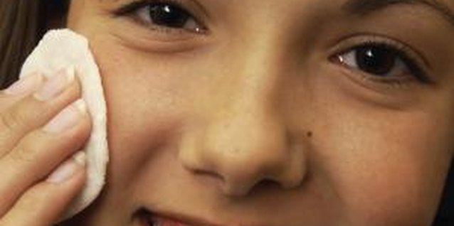 Liquidlibrary/liquidlibrary/Getty Images Clean skin helps teens fight acne outbreaks.