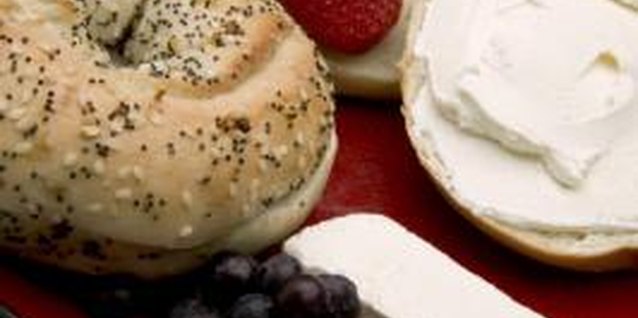 Jupiterimages/liquidlibrary/Getty Images Pair bagels with fresh fruit for a filling breakfast.
