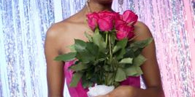Jupiterimages/liquidlibrary/Getty Images Teen girls can be junior bridesmaids.