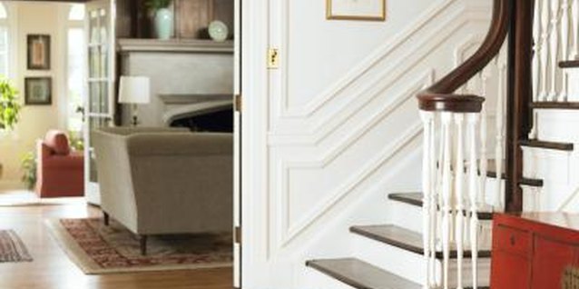 Siri Stafford/Photodisc/Getty Images This traditional-style stairway features an equally traditional, symmetrical arrangement.