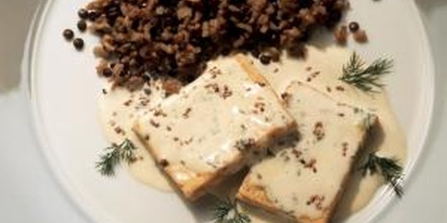 Eising/Photodisc/Getty Images Vegetarian food can be satisfying, but it doesn't always meet a person's nutritional needs.