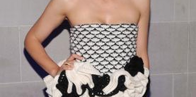 Jamie McCarthy/Getty Images Entertainment/Getty Images Maggie Gyllenhaal sports a strapless dress at the "White House Down" premiere in New York City.