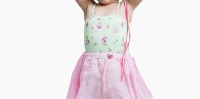 Jupiterimages/Photos.com/Getty Images Show your tot up and down opposite movements.