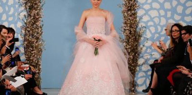 JP Yim/Getty Images Entertainment/Getty Images This pale pink Oscar de la Renta dress could go from gown to party dress by shortening it to knee-length.