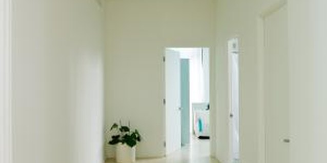 Jupiterimages/Photos.com/Getty Images Modern interiors are typically unfussy and have clean lines.