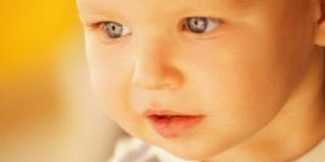 Stockbyte/Stockbyte/Getty Images Organic cotton shirts provide a chafe-free option for toddlers.