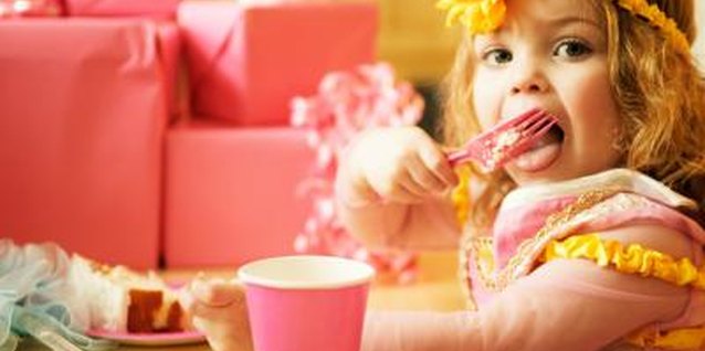 Jupiterimages/Photos.com/Getty Images What better opportunity to teach a little French to your toddler than at a birthday party where people are eating cake.