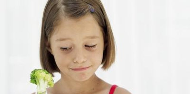 Stockbyte/Stockbyte/Getty Images One kid-friendly snack that starts with the letter "B" is broccoli.