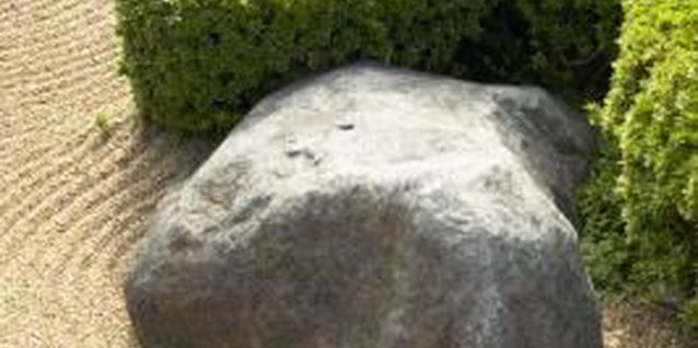Jupiterimages/Photos.com/Getty Images Japanese rock gardens are walked through, while Zen gardens are viewed from specific points.