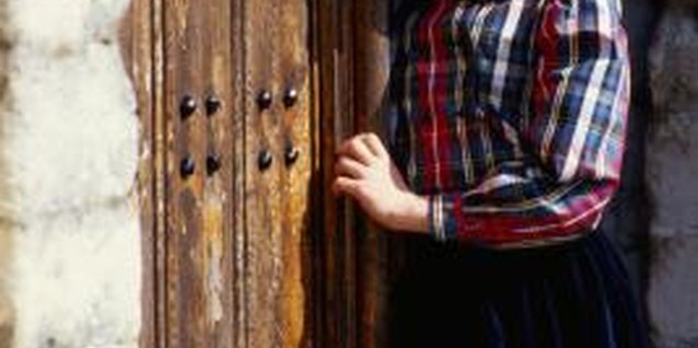David De Lossy/Valueline/Getty Images Trustworthy children can learn to stay safe when home alone.