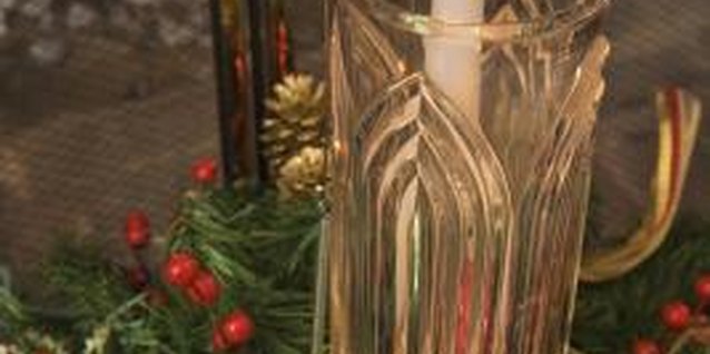 Thinkstock/Comstock/Getty Images Cedar bough centerpieces are inexpensive and easy to make.