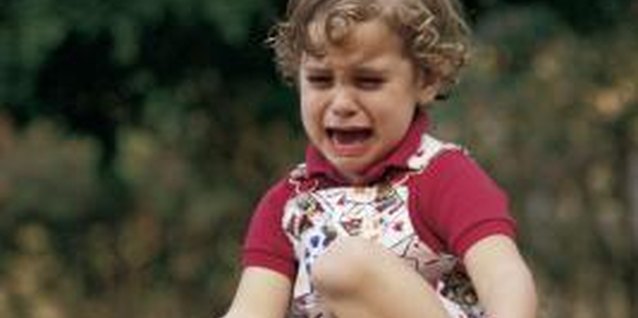 Comstock/Comstock/Getty Images Gluten intolerance can cause behavioral problems in toddlers.