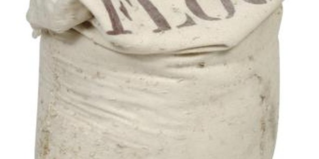 Hemera Technologies/PhotoObjects.net/Getty Images Although flour and baking soda appear similar, they do not have the same properties.