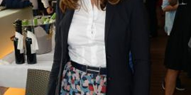 Hannes Magerstaedt/Getty Images Entertainment/Getty Images Structured shoulders and the perfect length are paramount to a great fitting blazer for the pear shaped woman.