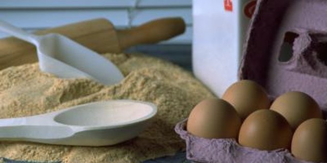 Jupiterimages/Photos.com/Getty Images Dry egg powder works almost exactly the same way regular eggs do.