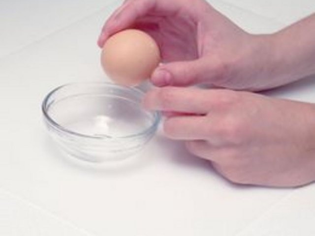 How to Separate Egg Whites