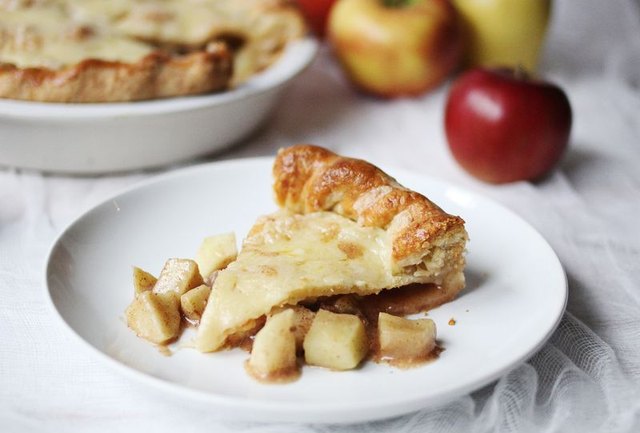 Cheesy Apple Pie
