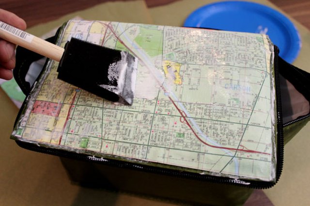 Decoupage map to the lunch box