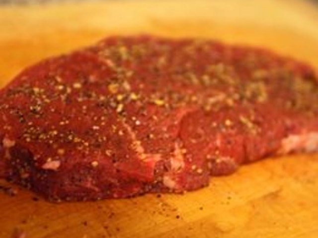 How to Broil a Sirloin Steak