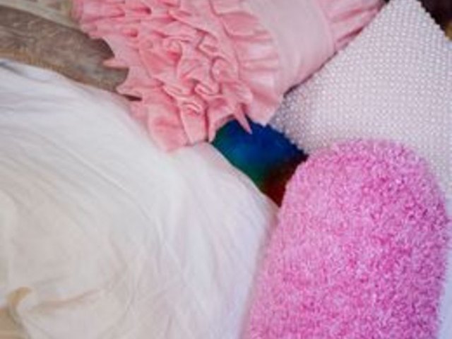 How to Wash Pillows