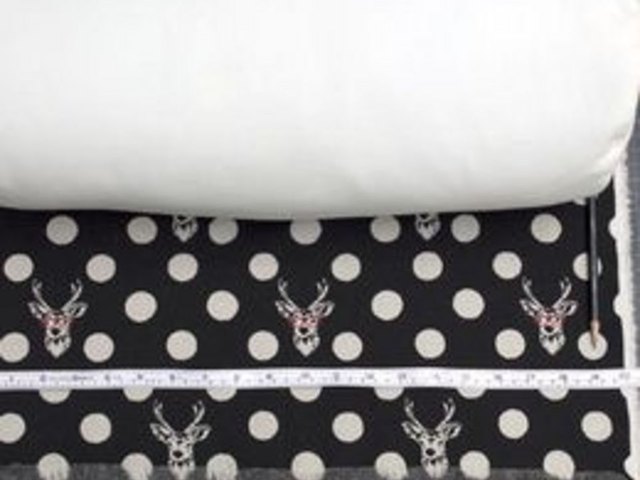 Cut out the fabric.