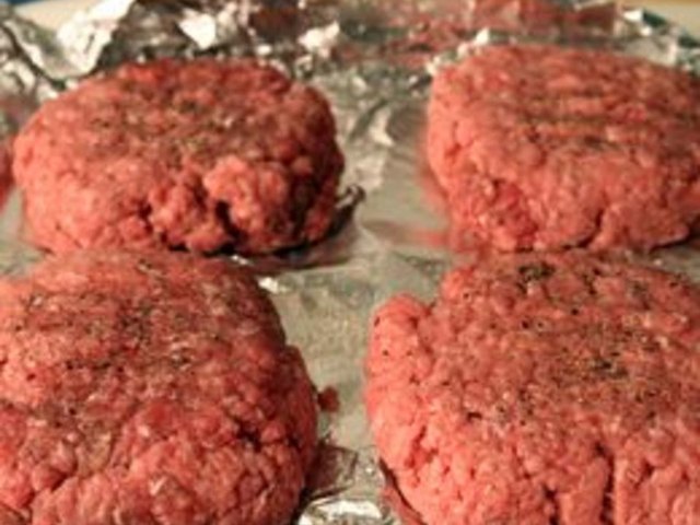 How to Grill Hamburgers and Hot Dogs