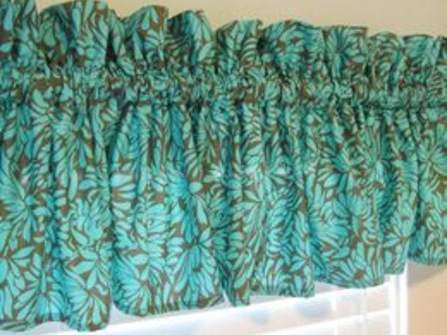 How To Make Ruffled Valance Curtains With Pictures Ehow