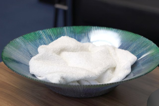Place towels in a platter