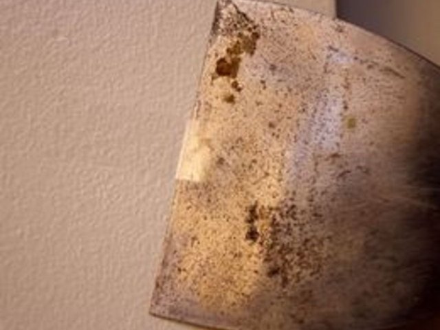 How to Remove Double-Sided Tape From a Wall