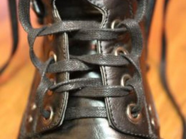 ladder lacing combat boots