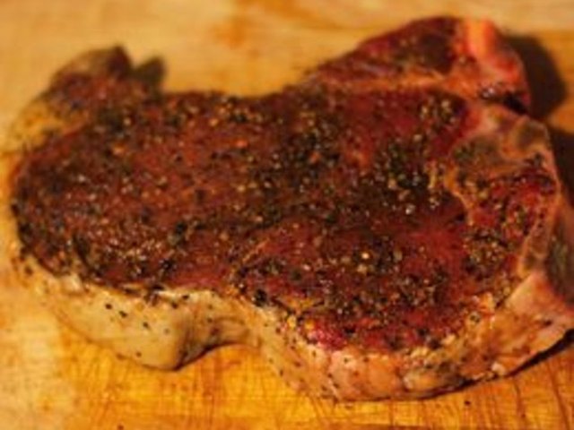How to Cook a T-Bone Steak on the Stove