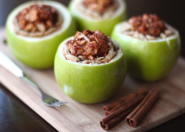 Individual Apple Pies in Apples