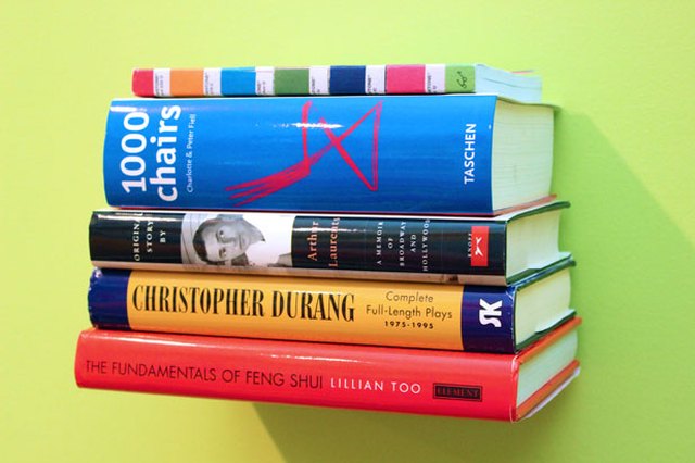 Floating book shelf