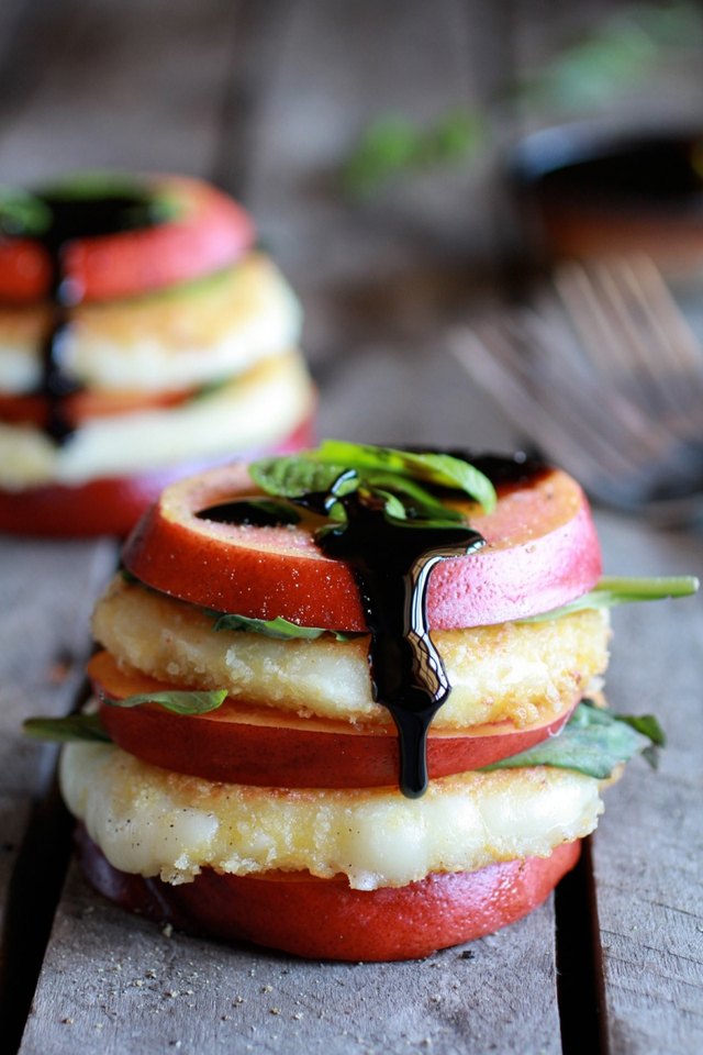 Fried mozarella + nectarines = match made in heaven.