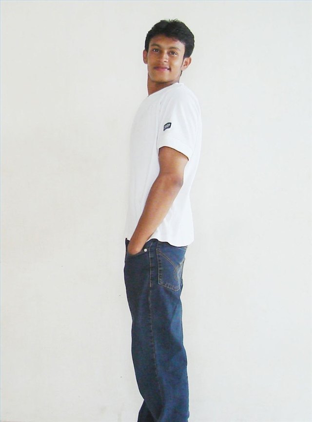 Do preshrunk shirts still shrink T-shirts are made from knitted fibers that gives a lighter, softer fabric. Woven fabrics are much more stable to shrinkage factors than knitted fabrics and do not react as severely to stresses. However, they can still shrink.