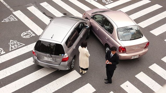 Side-angle collision. Photo by Wikimedia Commons
