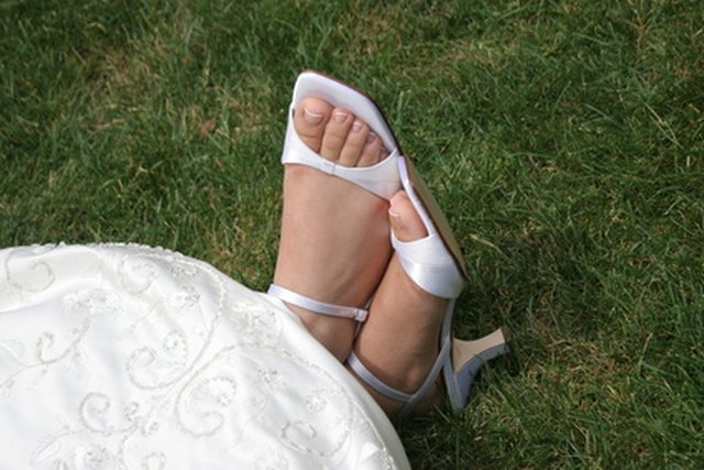 Transform your white leather shoes to black in no time with leather dye.