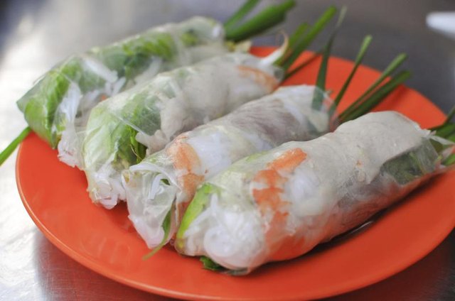 Fresh spring rolls.