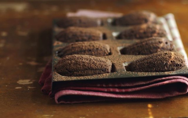 Delicious, freshly baked brownies stay in the pan to cool off before serving