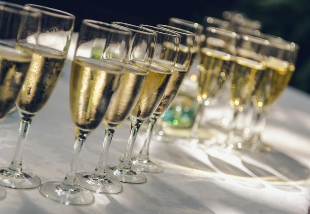 Glasses of champagne.