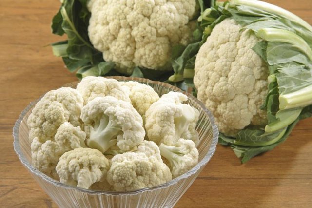 A bowl of raw cauliflower.
