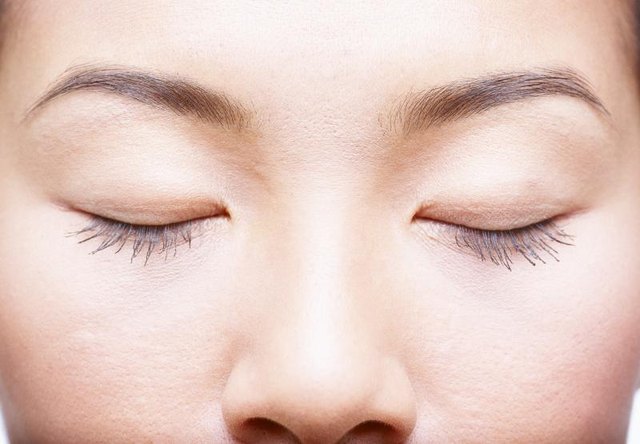 It takes a multipronged approach to clear your nose of blackheads. It takes a multipronged approach to clear your nose of blackheads.