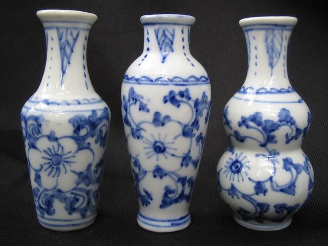 White china vases.