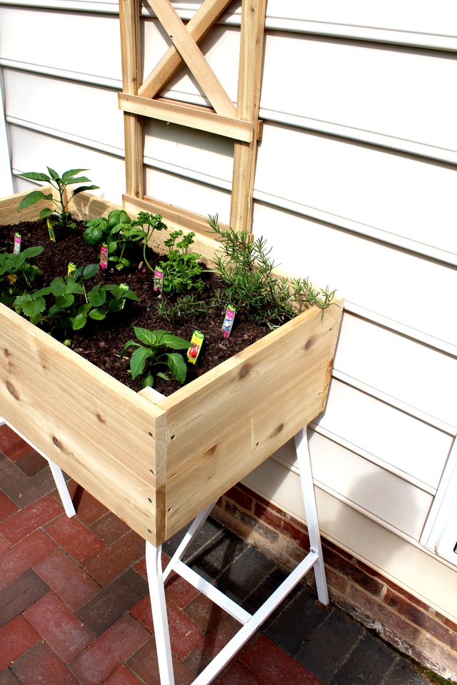 How to Build a Standing Planter Box for a Patio | eHow