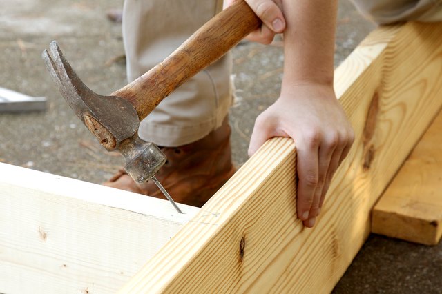 what-size-nails-do-you-use-for-framing-with-pictures-ehow