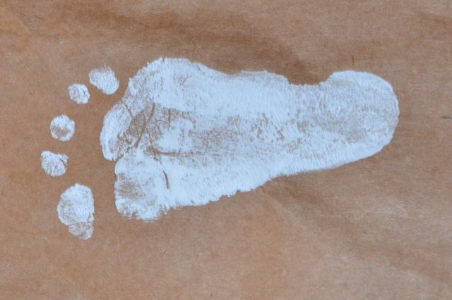 How To Paint Your Baby's Hand And Footprints (with Pictures) 