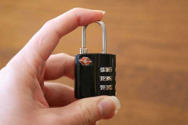 how-to-reset-a-tsa-lock-with-pictures-ehow