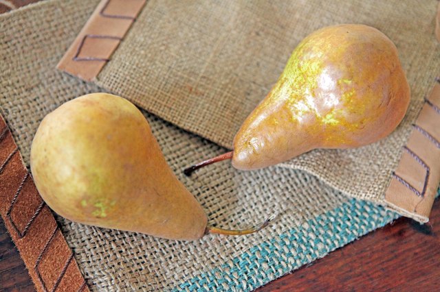 how-to-tell-when-a-bosc-pear-is-ripe-with-pictures-ehow