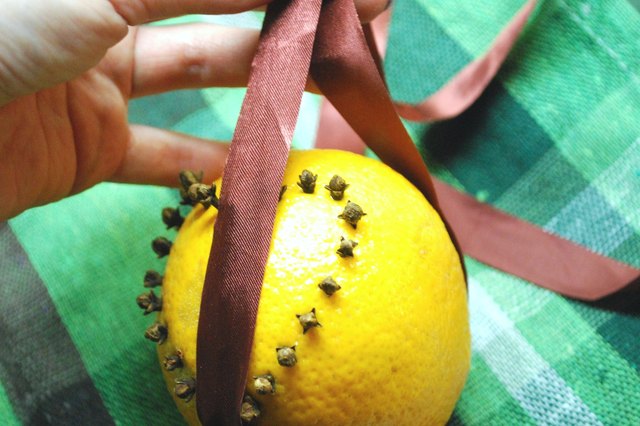 How to Make Old Fashioned Christmas Ornaments | eHow